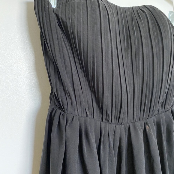 Black Pleated Strapless Formal Dress - Picture 4 of 4